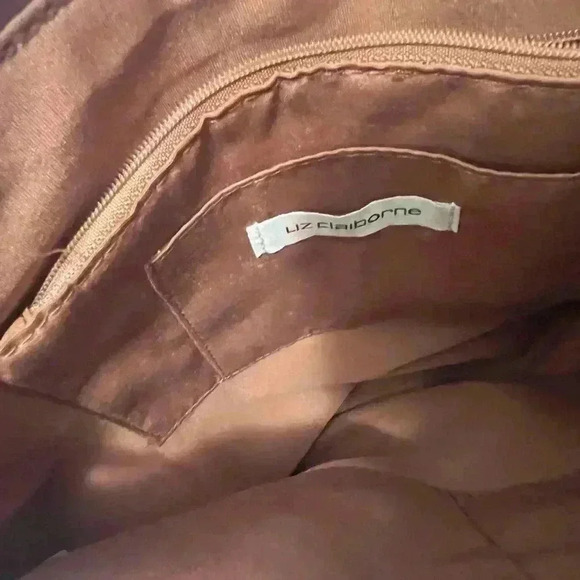 Liz Claiborne Crossbody Handbag - Picture 4 of 8